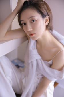 为什么要把那个放嘴巴里图片