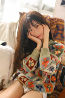 二次元女生开襟开叉裙穿搭壁纸